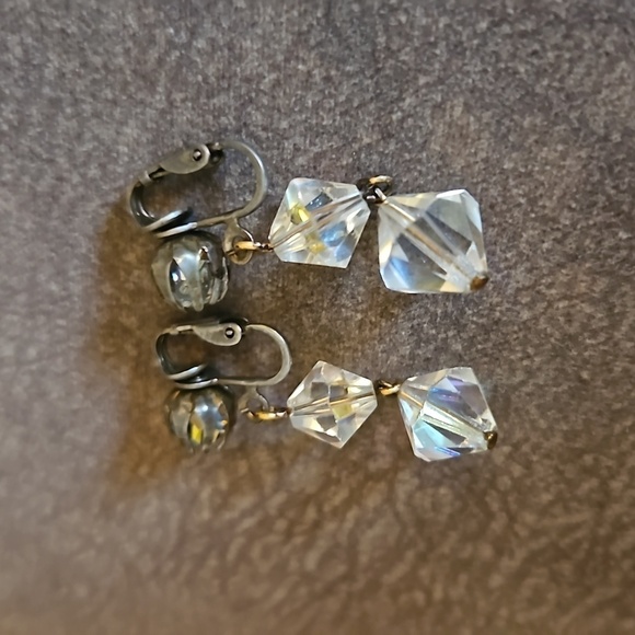 VTG 1950s Aurora Borealis Crystal Bridal Old Hollywood Clip-on Dangle Earrings - Picture 3 of 5
